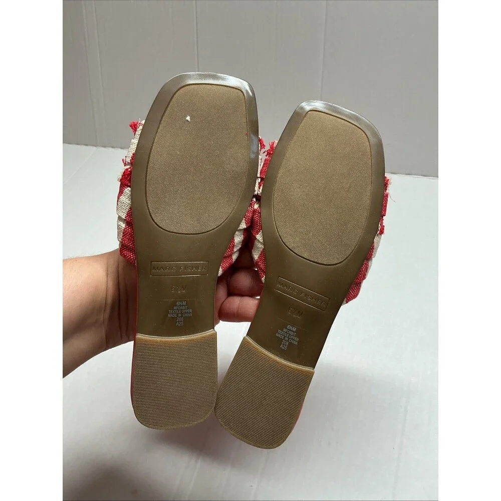 Marc Fisher Sandals Size  6.5. In New Condition - Picture 3 of 4
